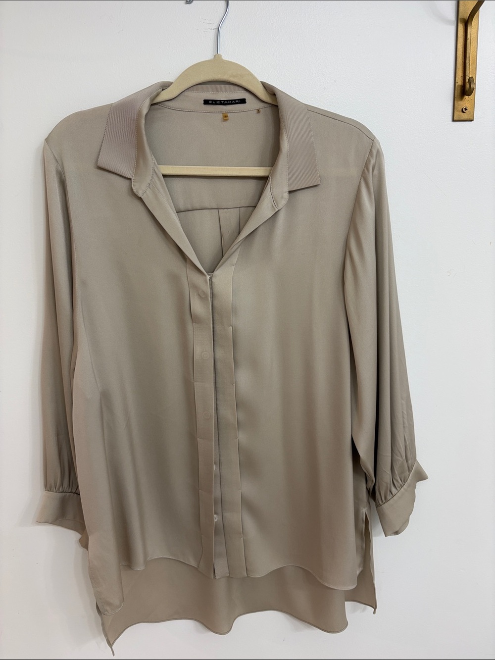 Elie Tahari Silk Taupe Long-Sleeve Button-Front Blouse